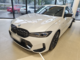 宝马3系 2023款 330i M运动曜夜套装