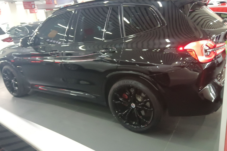 宝马X3 M 2022款 X3 M雷霆版车身外观4