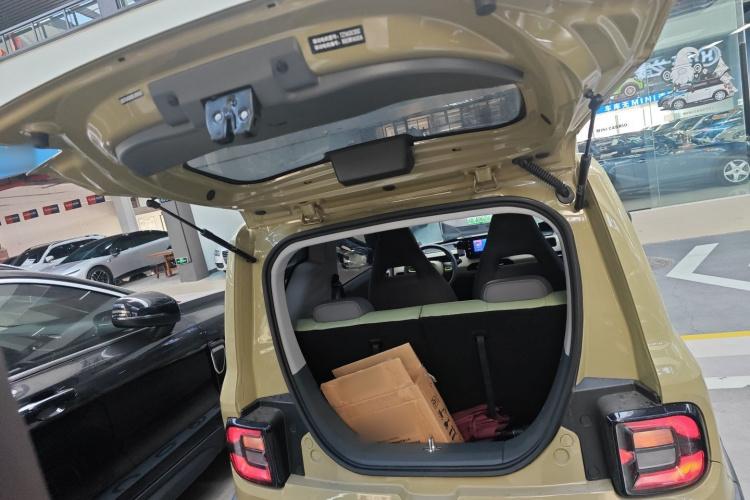 吉利银河 2024款 200km 熊猫骑士机舱底盘23