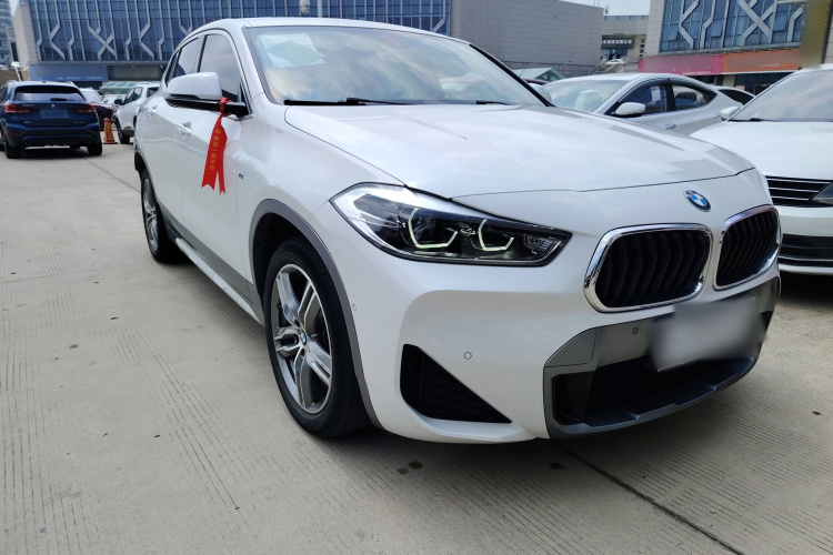 宝马X2 2020款 sDrive25i 领先型M越野套装车身外观3