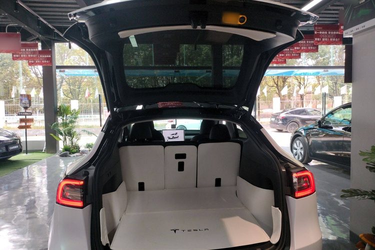 特斯拉 Model Y 2022款 改款 后轮驱动版局部细节23