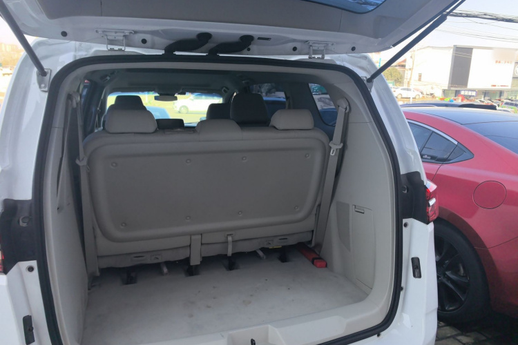 别克GL8 2023款 陆上公务舱 舒适型机舱底盘23