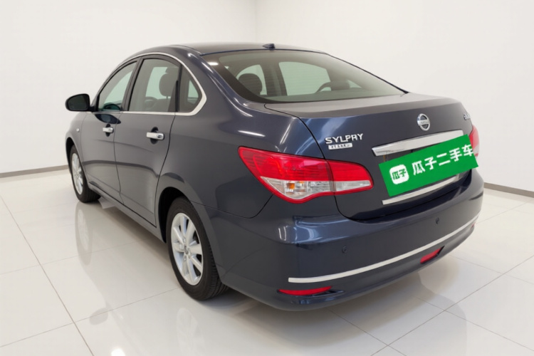 日产 轩逸 2012款 经典 1.6XL 手动豪华版车身外观5