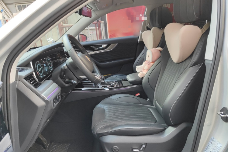 红旗HS5 2022款 2.0T 智联旗享四驱版中控内饰19