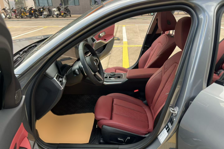 宝马3系 2024款 325Li M运动曜夜套装中控内饰7005