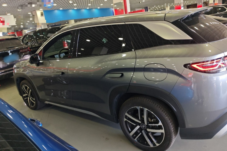 比亚迪 宋L DM-i 2024款 112km 领先型车身外观4