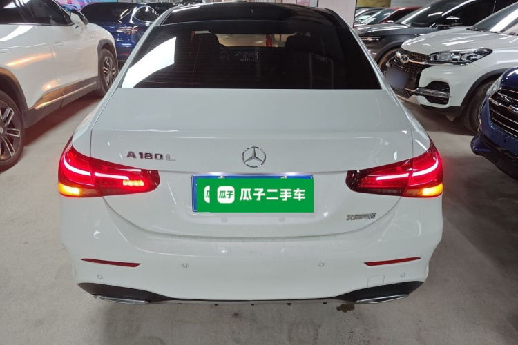 奔驰A级 2022款 改款 A 180 L 运动轿车车身外观6004