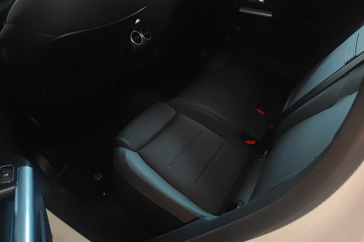 奔驰GLA 2025款 GLA 220中控内饰7004