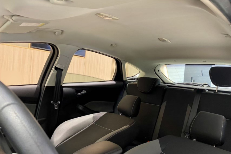 福特 福克斯 2012款 两厢 1.6L 自动舒适型中控内饰7001