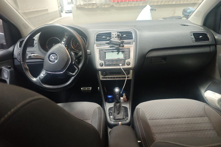 大众 2014款 1.6L Cross Polo 自动中控内饰12