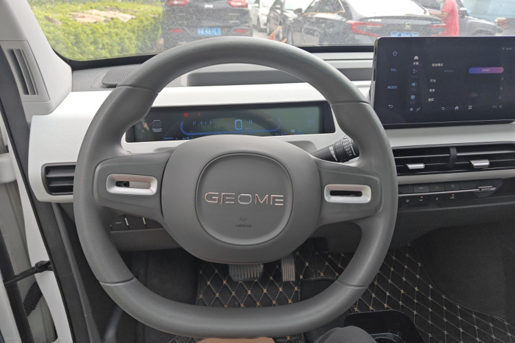 吉利银河 2023款 熊猫mini 新春版宝藏熊局部细节13