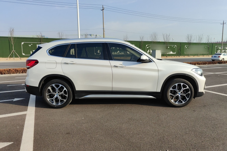 宝马X1 2020款 sDrive20Li 尊享型车身外观6003