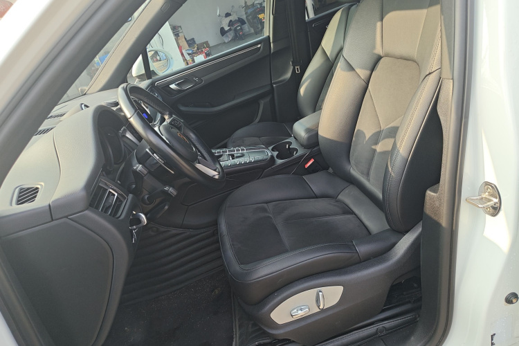 保时捷 2021款 Macan 2.0T中控内饰19