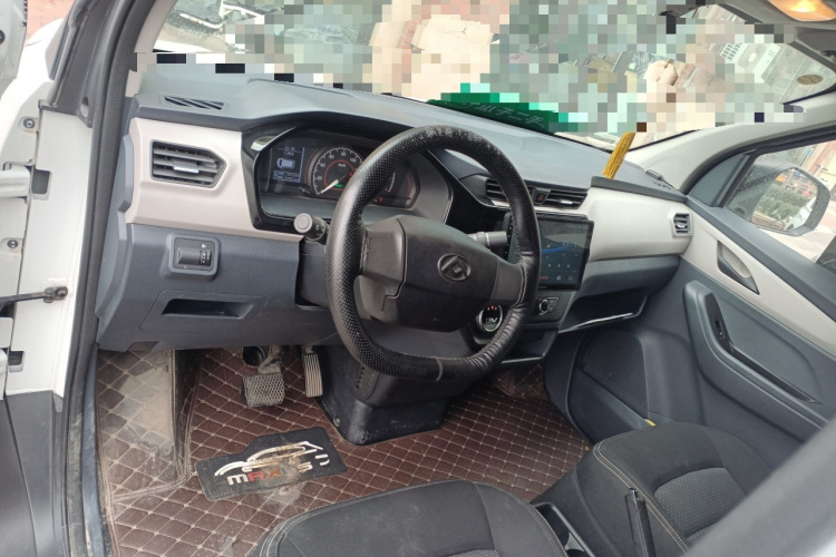 上汽大通MAXUS 大通EV30 2022款 纯电智能物流专家短轴国轩中控内饰7002