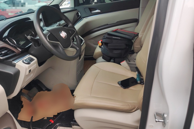 别克GL8 2021款 陆上公务舱 652T 舒适型中控内饰19