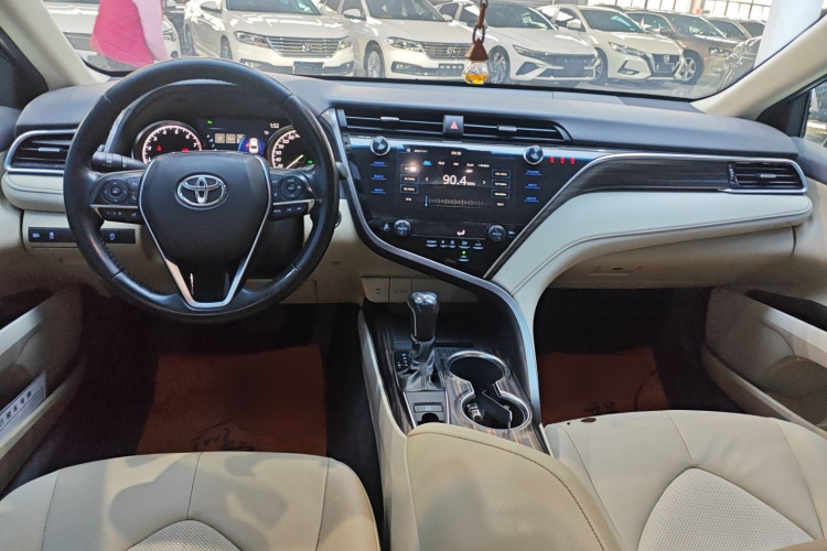 丰田 凯美瑞 2019款 2.0G 豪华版 国VI中控内饰12