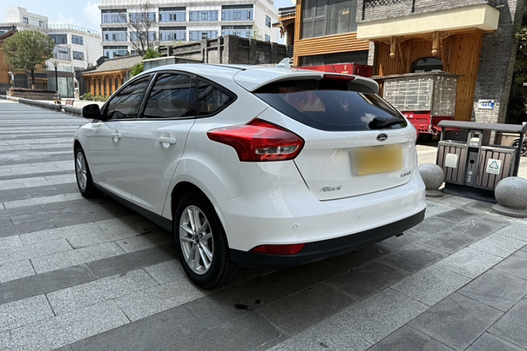 福特 福克斯 2017款 两厢 1.6L 自动风尚型智行版车身外观6002