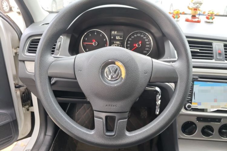 大众 朗逸 2013款 改款经典 1.6L 手动舒适版中控内饰13