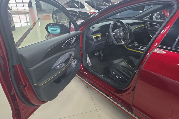 红旗H6 2023款 2.0T 致臻版中控内饰7002