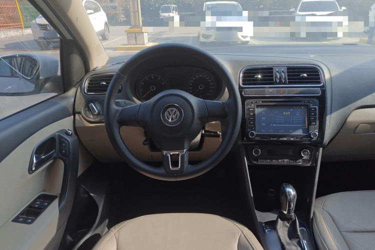 大众 Polo 2011款 1.4L 自动致酷版局部细节13