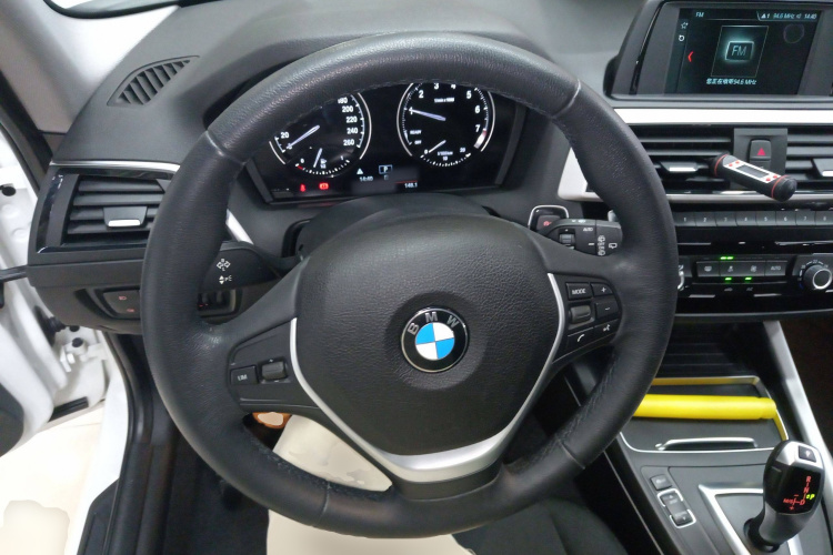 宝马1系(进口) 2018款 118i 领先型中控内饰13