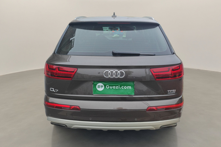 奥迪Q7 2018款 40 TFSI 舒适型车身外观6