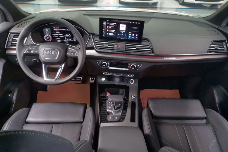 奥迪Q5L 2023款 40T 时尚动感型中控内饰12