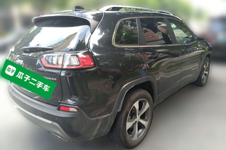 Jeep 自由光 2020款 2.0T 两驱领先版车身外观6005