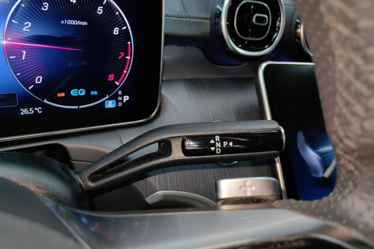 奔驰C级 2022款 C 200 L 运动版局部细节18