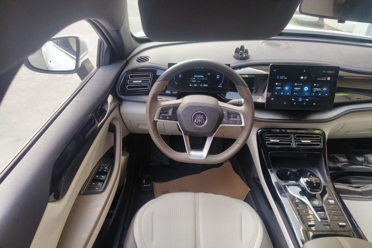 比亚迪 秦PLUS 2024款 荣耀版 DM-i 55KM领先型局部细节13