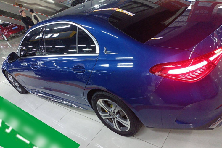 奔驰C级 2022款 C 200 L 运动版车身外观4