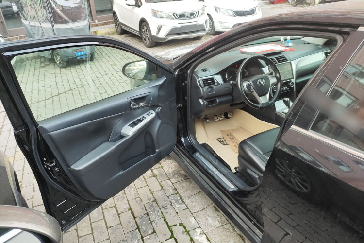 丰田 凯美瑞 2012款 骏瑞 2.0S 耀动版中控内饰20