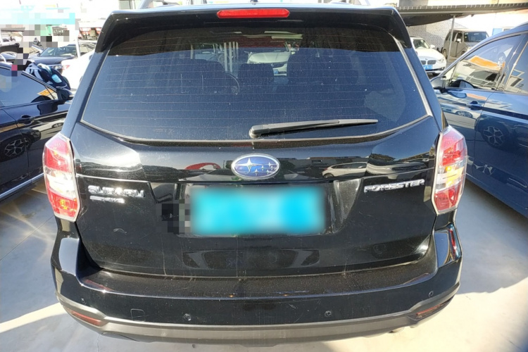 斯巴鲁 森林人 2015款 2.0i 特装纪念版车身外观6