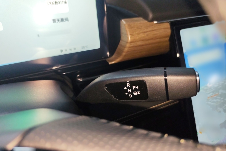 小鹏P5 2022款 550E局部细节18