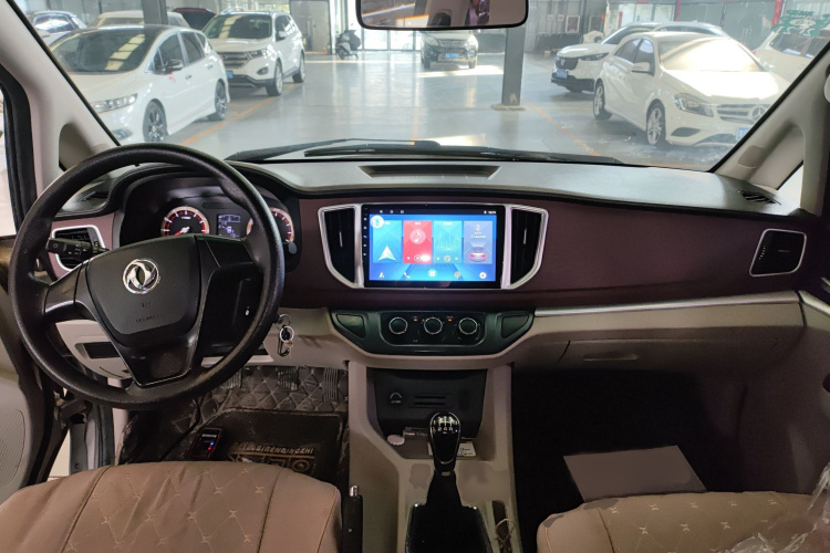 东风风行 菱智 2019款 M5L 1.6L 7座标准型 国VI中控内饰7002