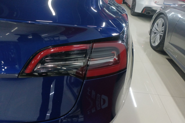 特斯拉 Model 3 2022款 后轮驱动版车身外观6006