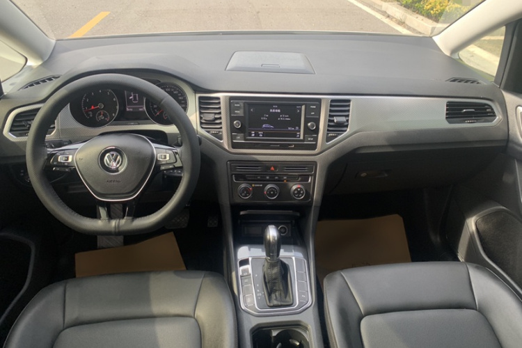 大众 高尔夫·嘉旅 2019款 280TSI 自动好奇型 国V中控内饰7009