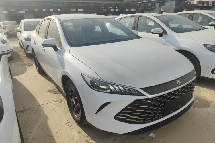 比亚迪 秦PLUS 2025款 DM-i 智驾版 55KM领先型车身外观3