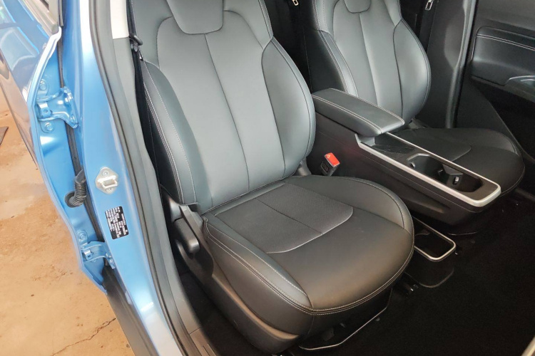 哪吒汽车 哪吒V 2022款 潮 400局部细节41