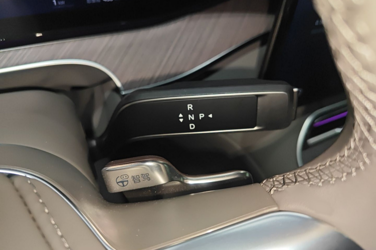 腾势N9 2025款 旗舰型局部细节18