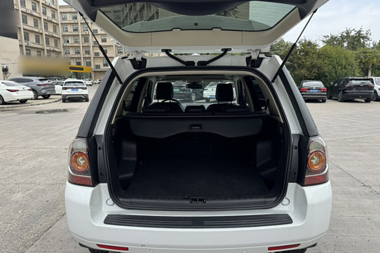 路虎 神行者2 2013款 2.2T SD4 SE柴油版中控内饰7003