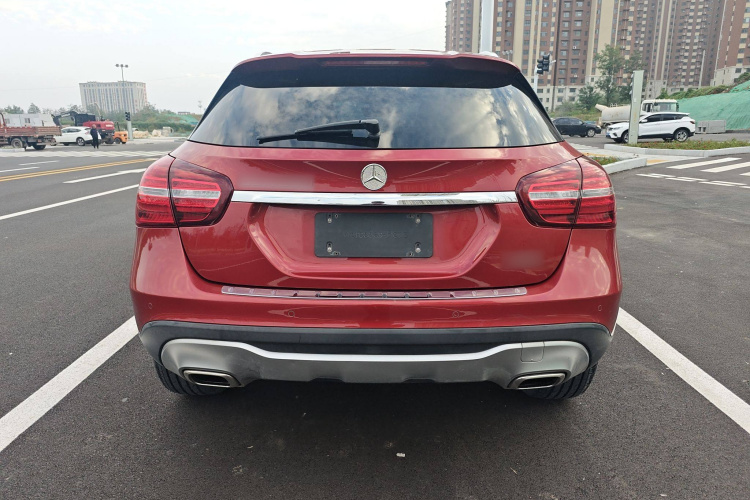 奔驰GLA 2019款 GLA 200 动感型车身外观6004