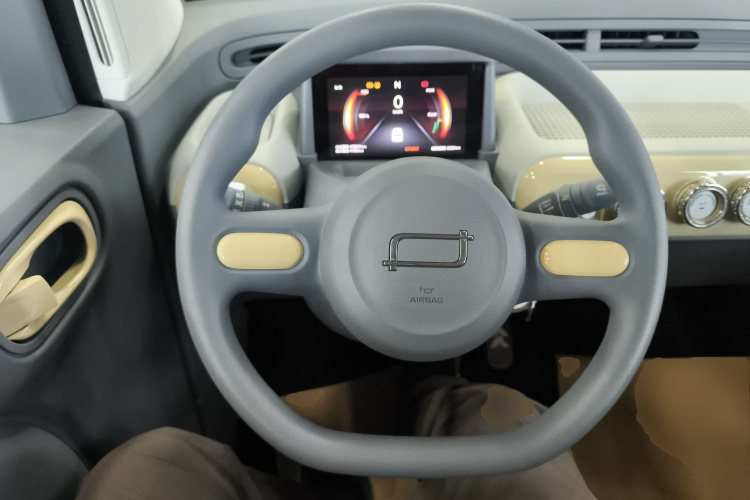 奔腾小马 2025款 222km 闪电马中控内饰13