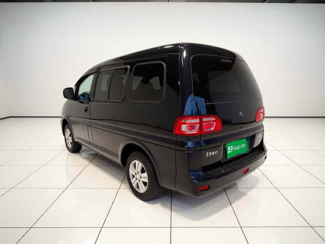 东风风行 菱智 2023款 M5 1.6L 实用型 5座(3)