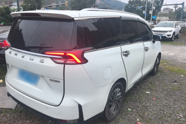 上汽大通MAXUS 大通G50 2020款 1.5T 自动豪华版车身外观7