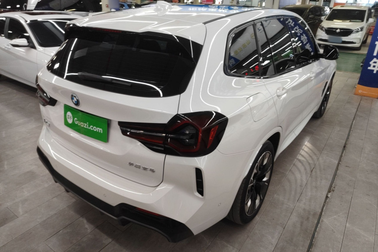 宝马iX3 2022款 改款 创领型车身外观6005