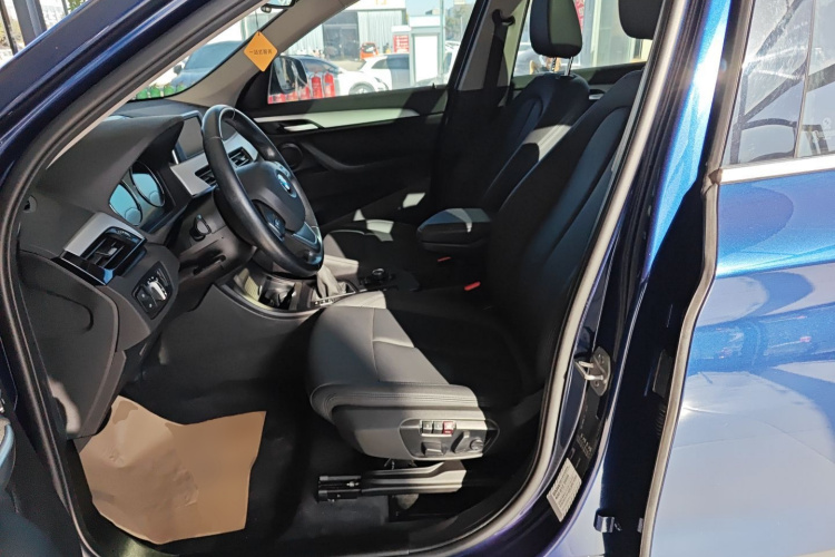 宝马X1 2019款 sDrive20Li 领先型局部细节19