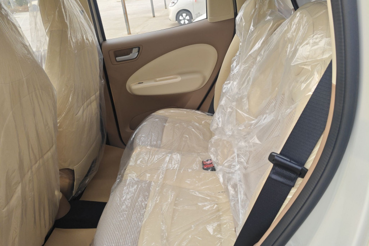 五菱汽车 宏光MINIEV 2025款 四门版 进阶款中控内饰7004