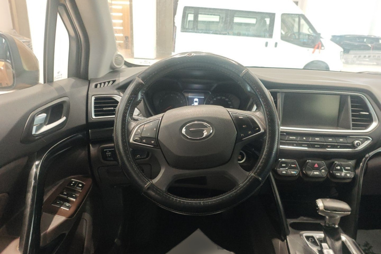 广汽传祺 传祺GS4 2015款 200T G-DCT豪华版中控内饰13