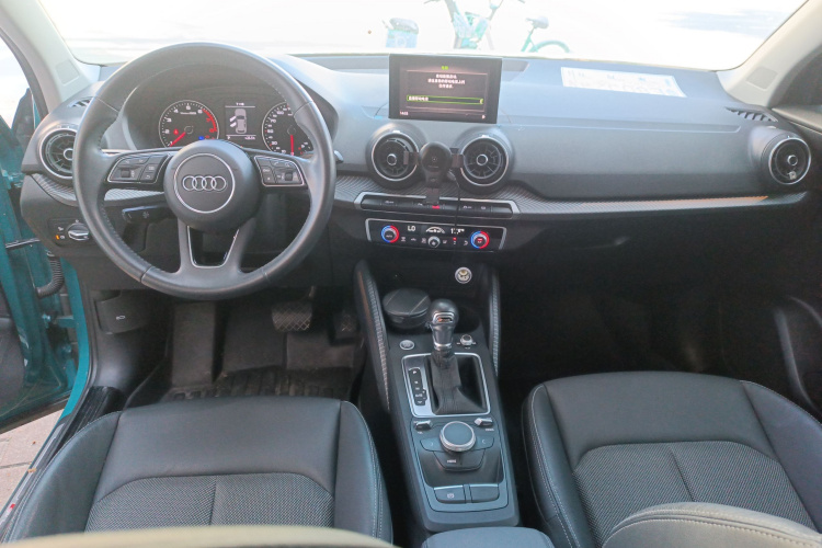 奥迪Q2L 2020款 35 TFSI 时尚动感型中控内饰7002